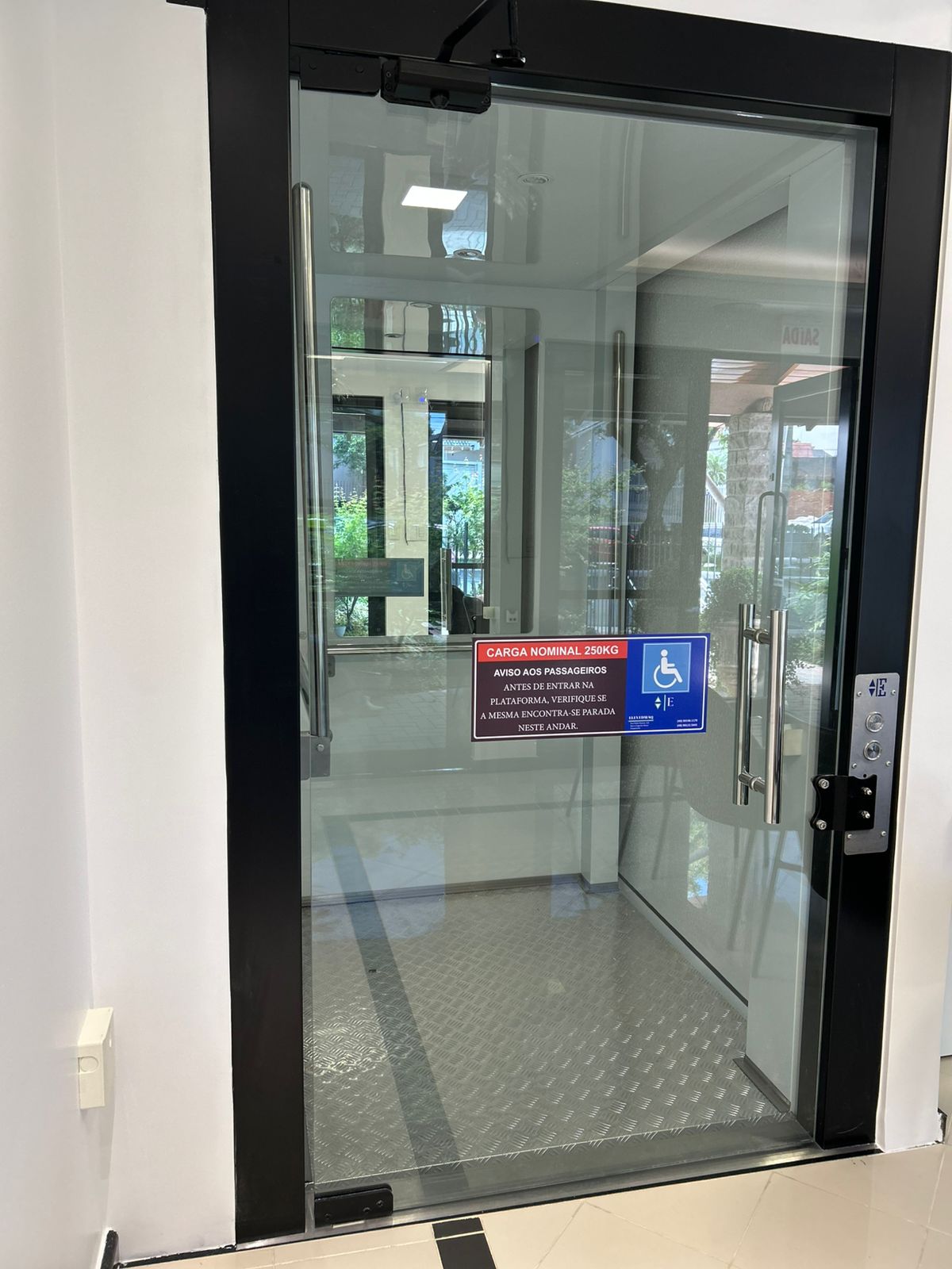 PORTA MARCO PRETO.jpeg